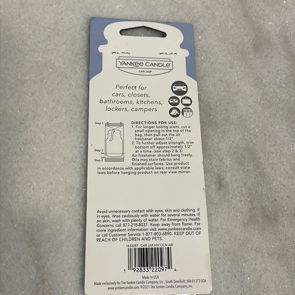 Yankee Candle Ocean Air Air Car Camper Locker Freshener New - Picture 2 of 4